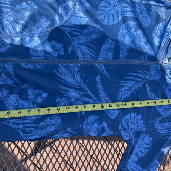 Avalanche lightweight Zip-up Woman’s Hoidie-Tropical print. Size L - Picture 8 of 9